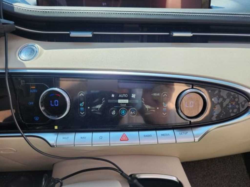 Genesis GV70 - Vista 10