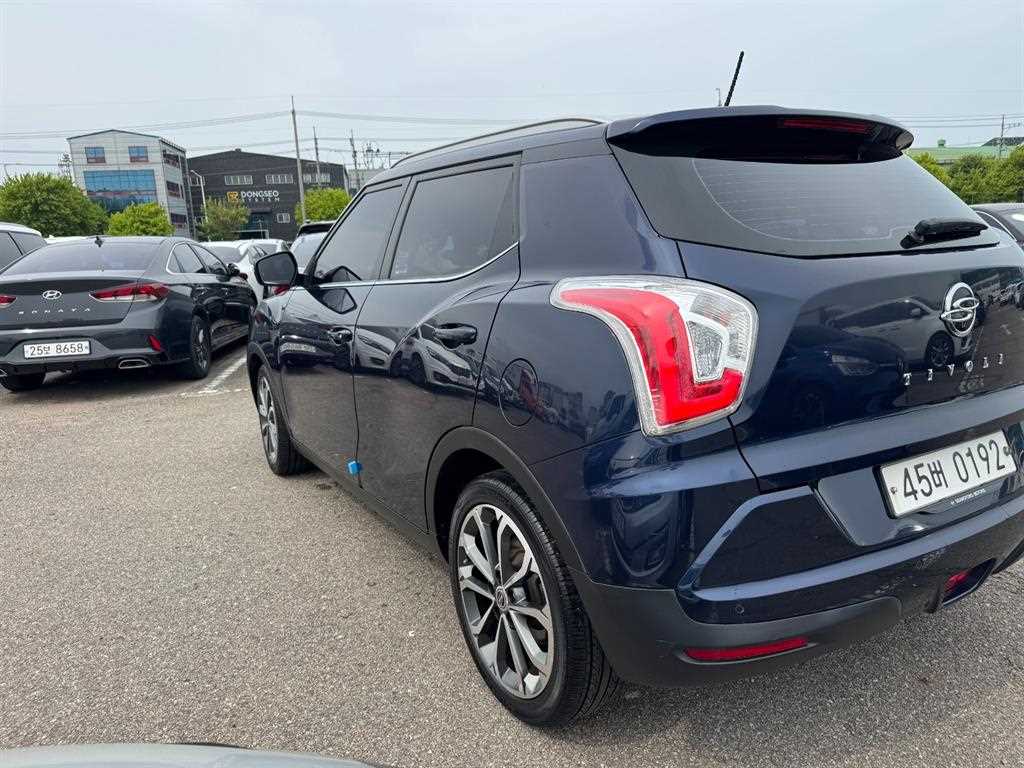 Ssangyong Tivoli - Vista 5
