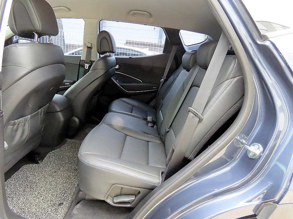 HYUNDAI Santa Fe - Vista 6
