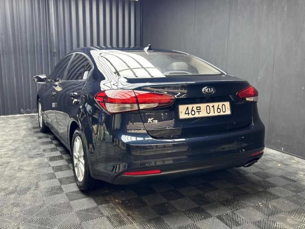 KIA K3 - Vista 4