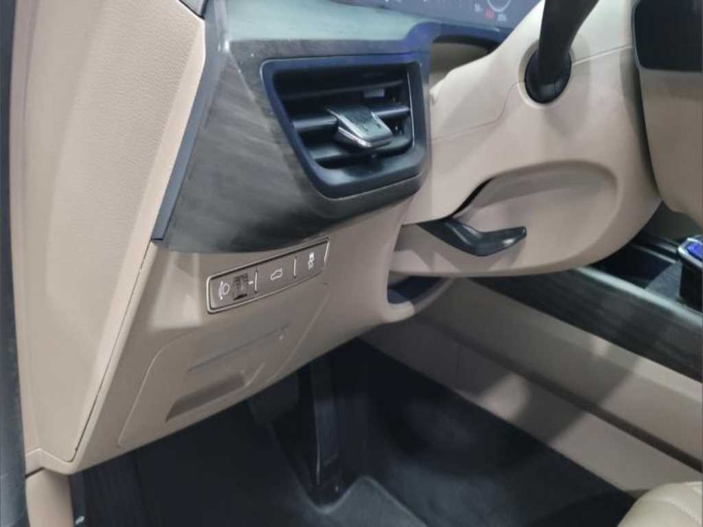 KIA K8 - Vista 8