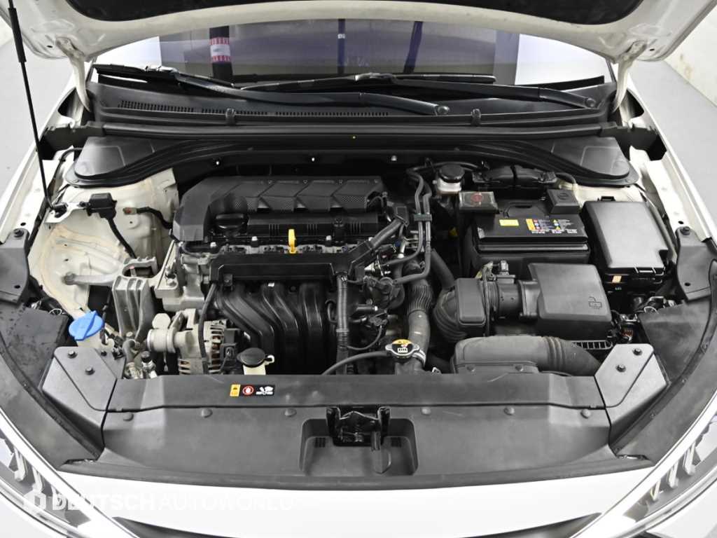 HYUNDAI Avante - Vista 6