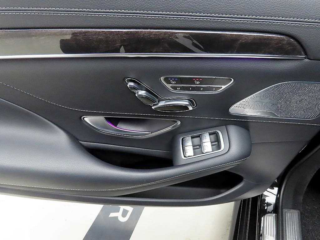 Mercedes Benz S Class - Vista 12
