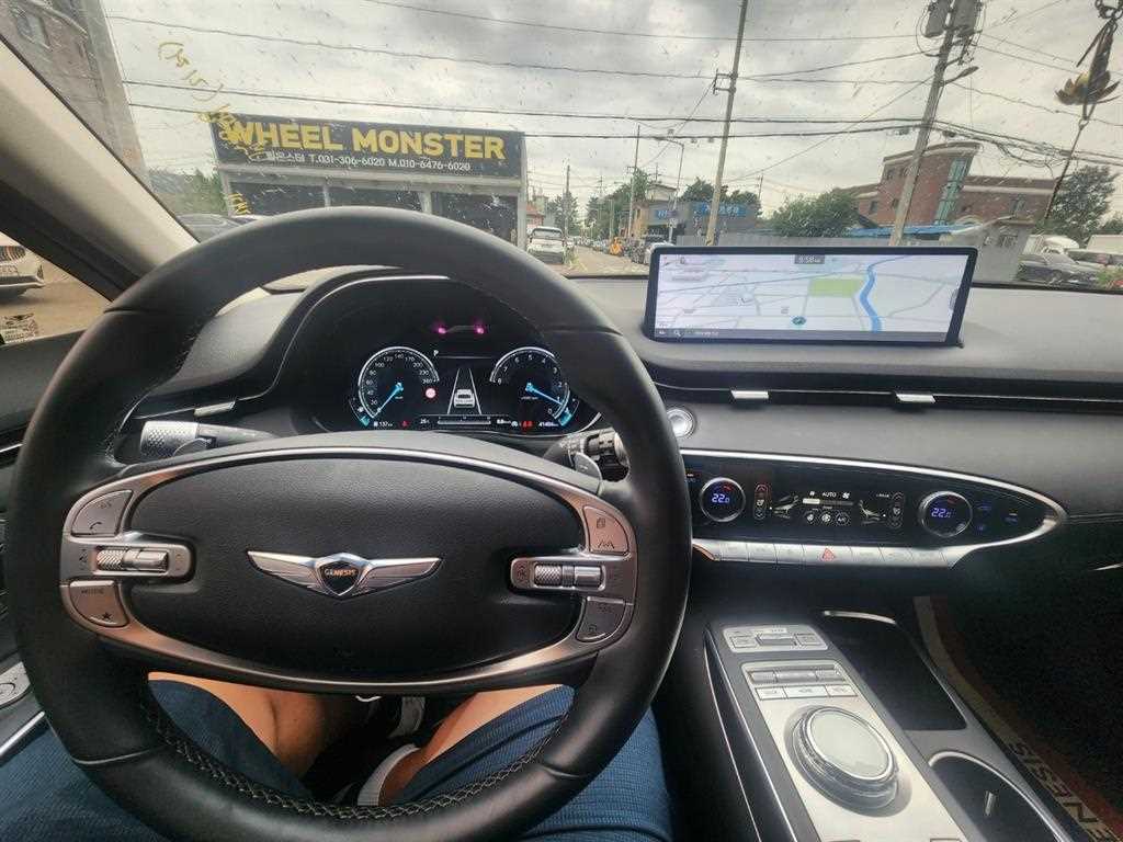Genesis GV70 - Vista 9