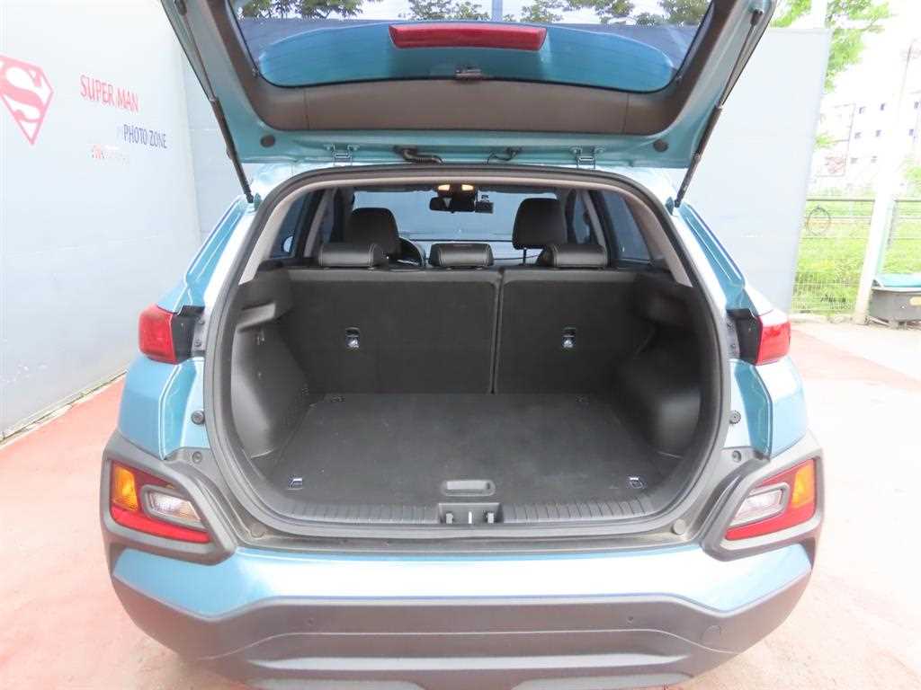 HYUNDAI Kona - Vista 5