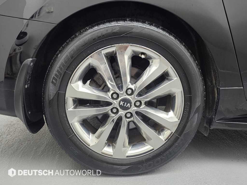 KIA Carnival - Vista 5