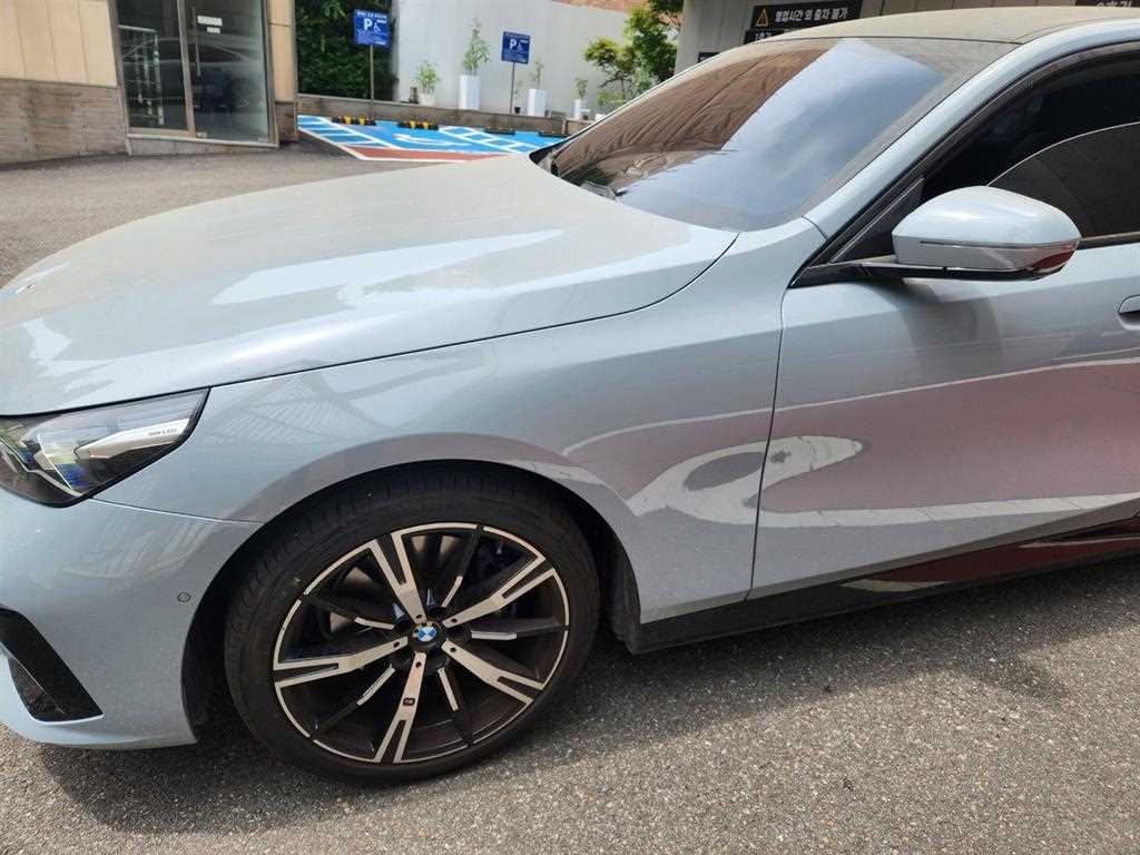 BMW 5 Series - Vista 2