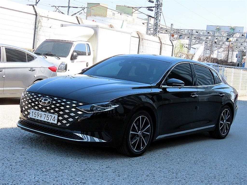 HYUNDAI Grandeur - Vista 2