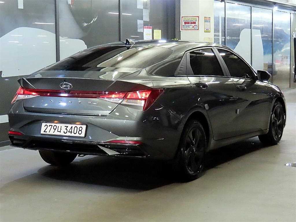 HYUNDAI Avante - Vista 4