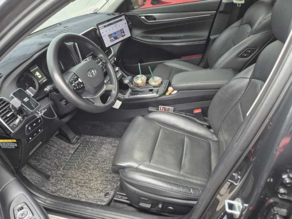HYUNDAI Grandeur - Vista 5