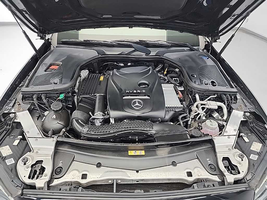 Mercedes Benz E class - Vista 5