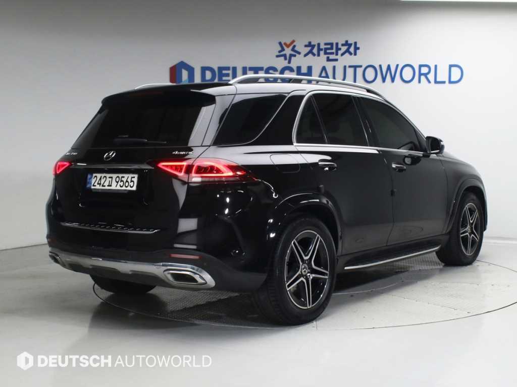 Mercedes Benz GLE Class - Vista 2