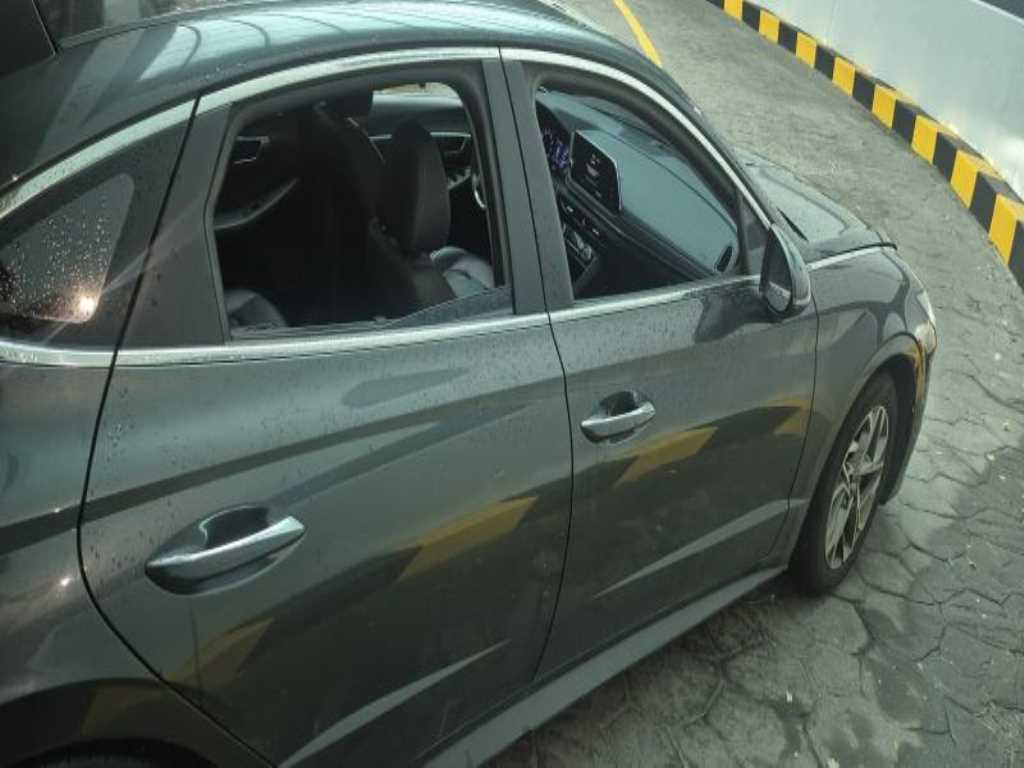 HYUNDAI Sonata - Vista 10