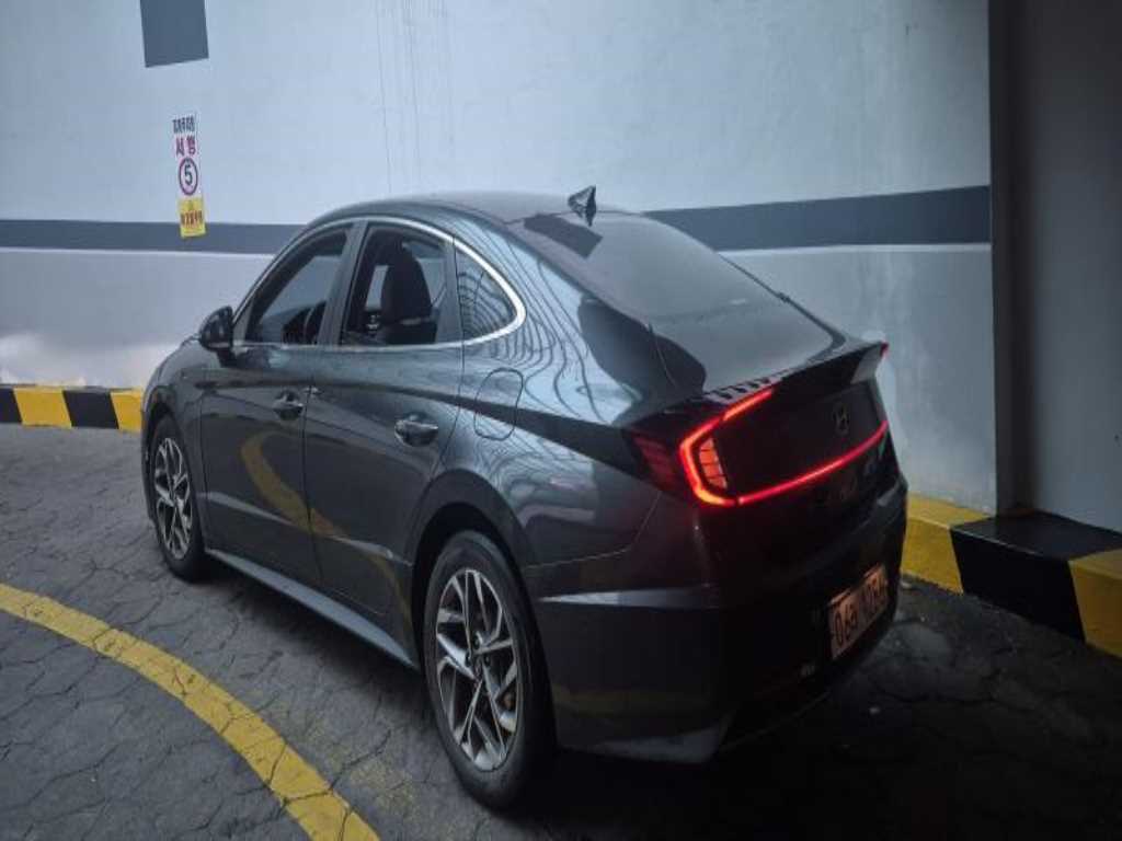 HYUNDAI Sonata - Vista 12