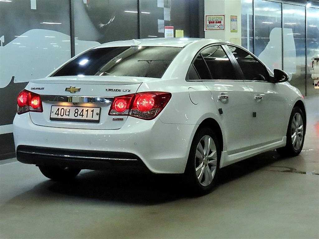 Chevrolet Cruise - Vista 4