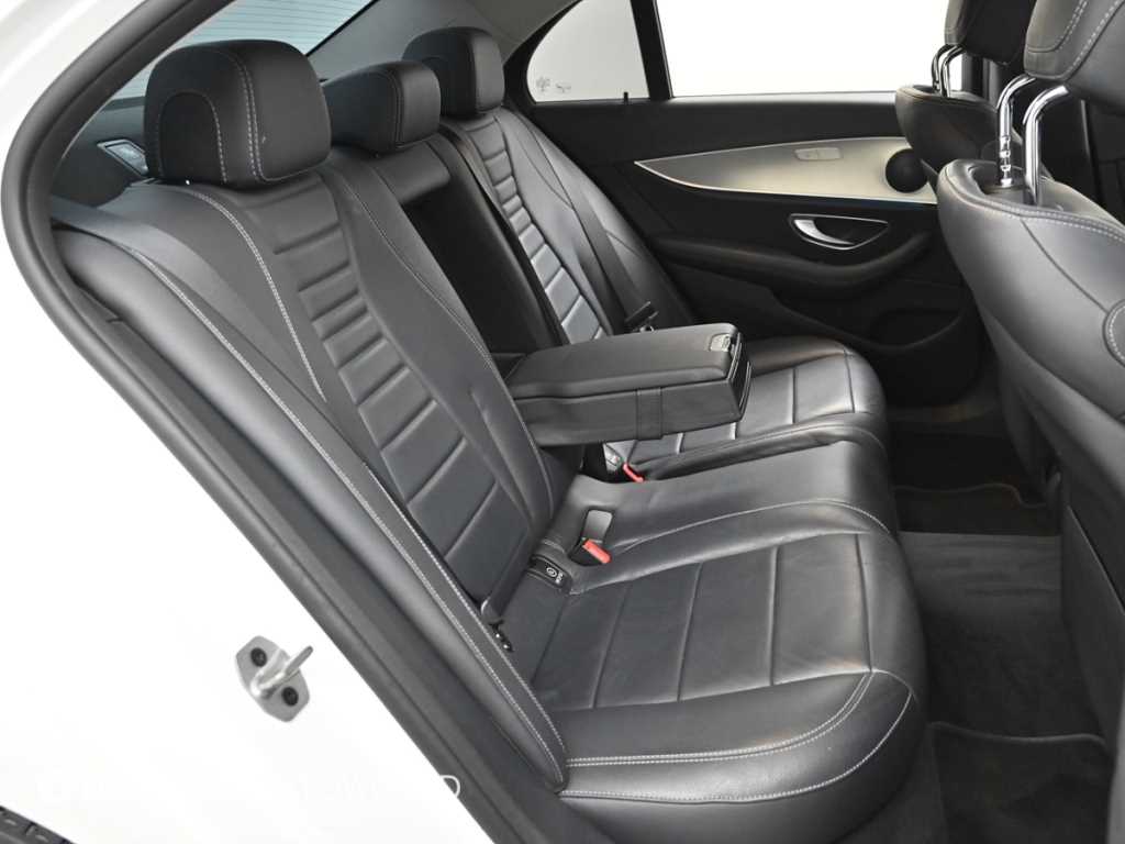 Mercedes Benz E class - Vista 12
