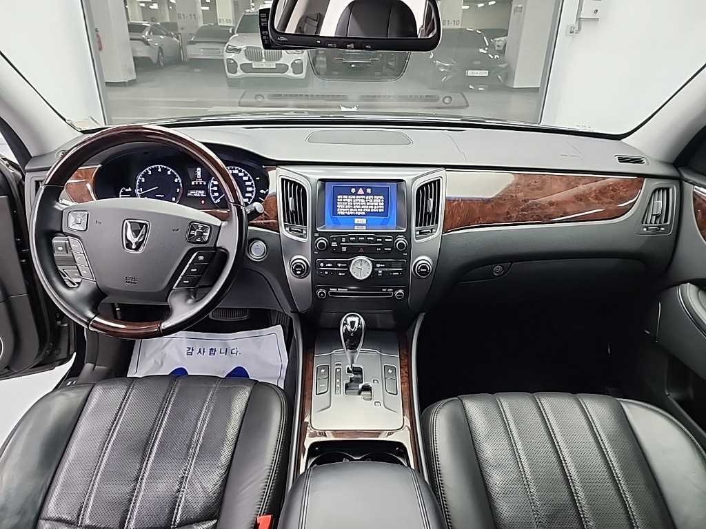 HYUNDAI Equus - Vista 7
