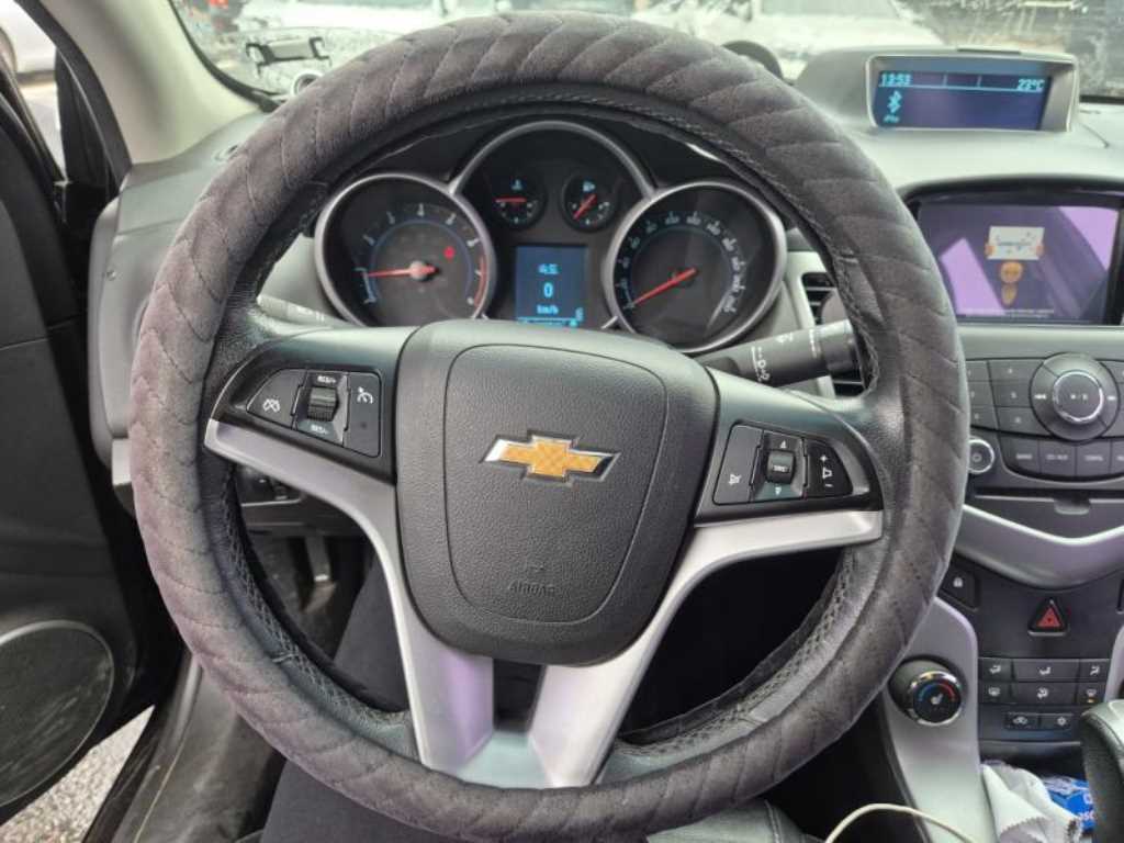Chevrolet Cruise - Vista 7