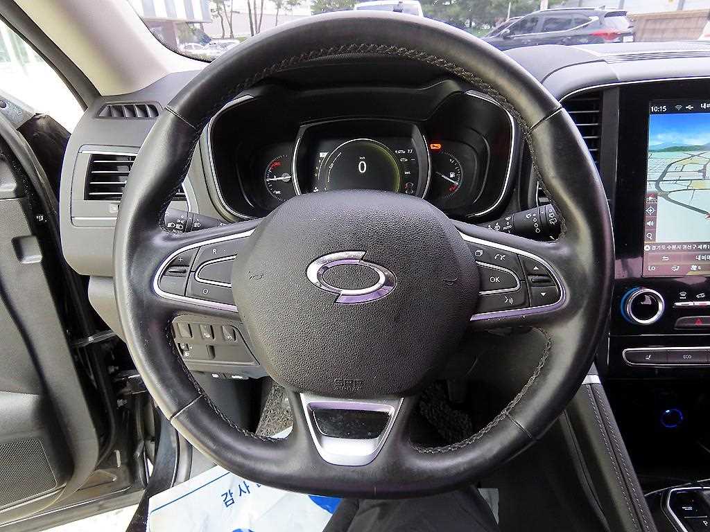 SAMSUNG QM6 - Vista 8