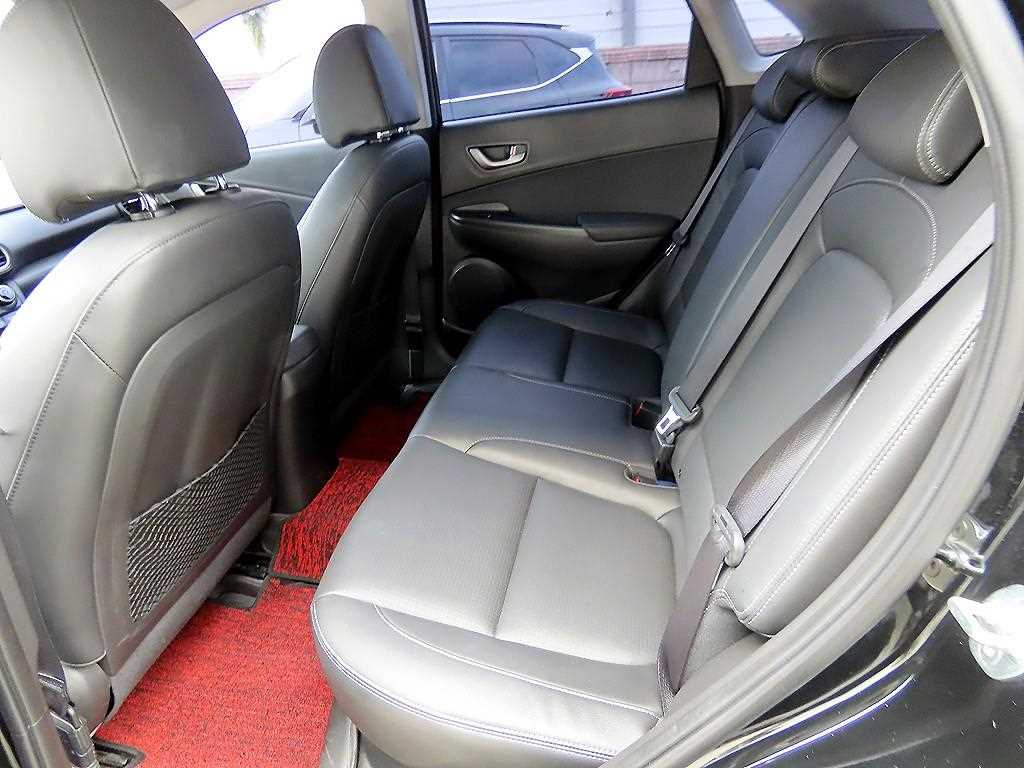 HYUNDAI Kona - Vista 6