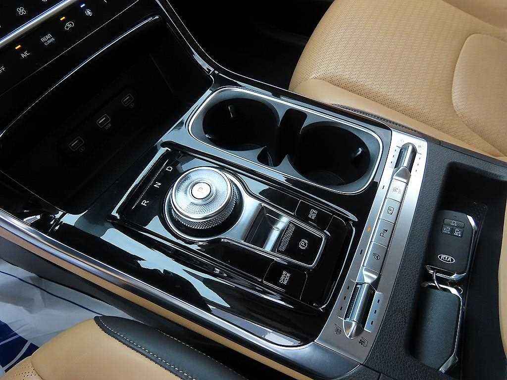 KIA Carnival - Vista 10