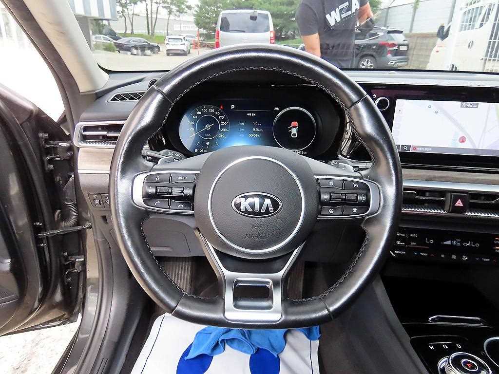KIA K5 - Vista 8
