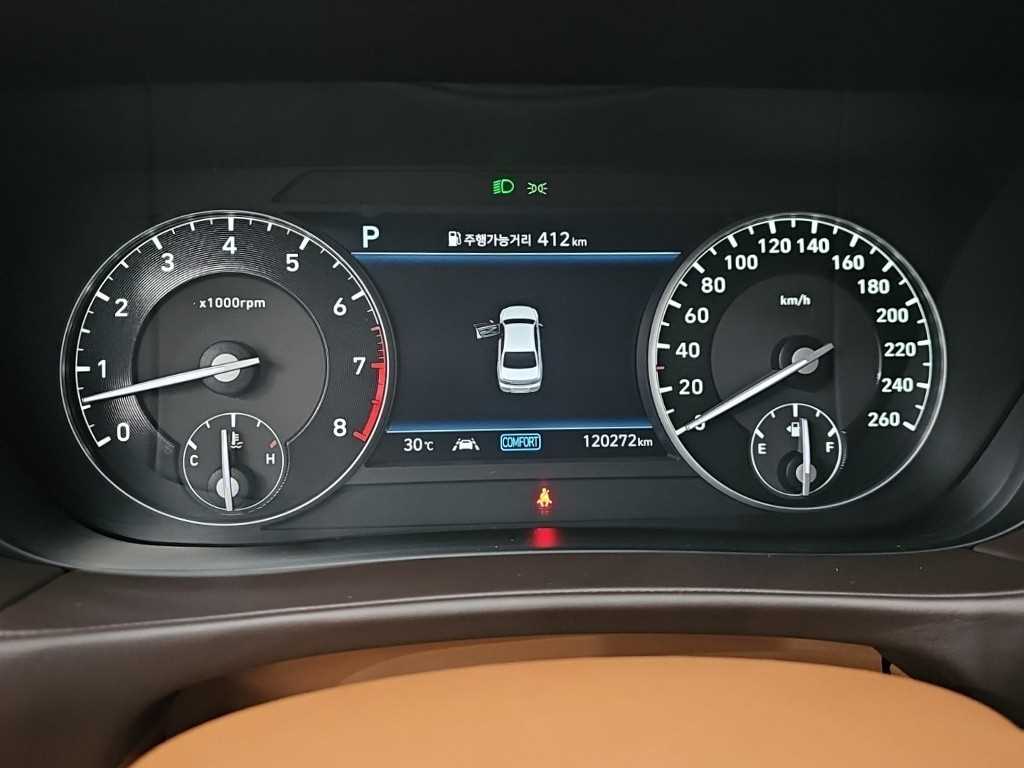Genesis G90 - Vista 6