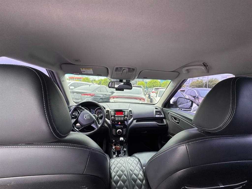 Ssangyong Tivoli - Vista 10