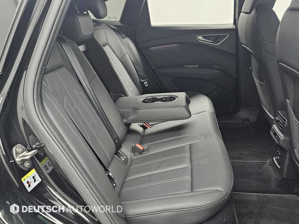 Audi Q4 - Vista 12