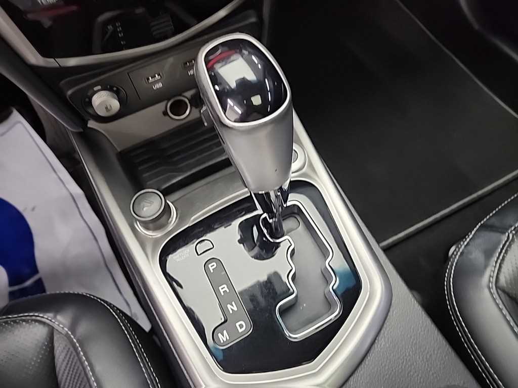 Ssangyong Tivoli - Vista 8