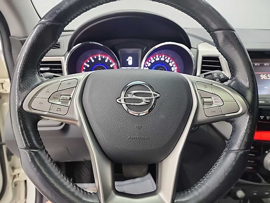 Ssangyong Tivoli - Vista 9
