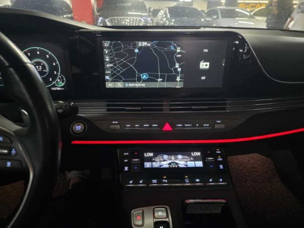 HYUNDAI Grandeur - Vista 9