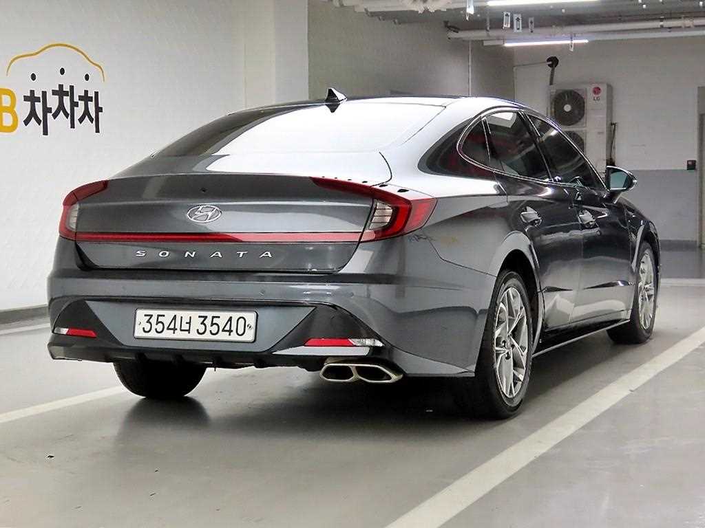 HYUNDAI Sonata - Vista 4