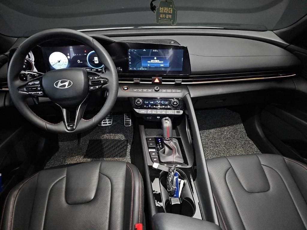 HYUNDAI Avante - Vista 7