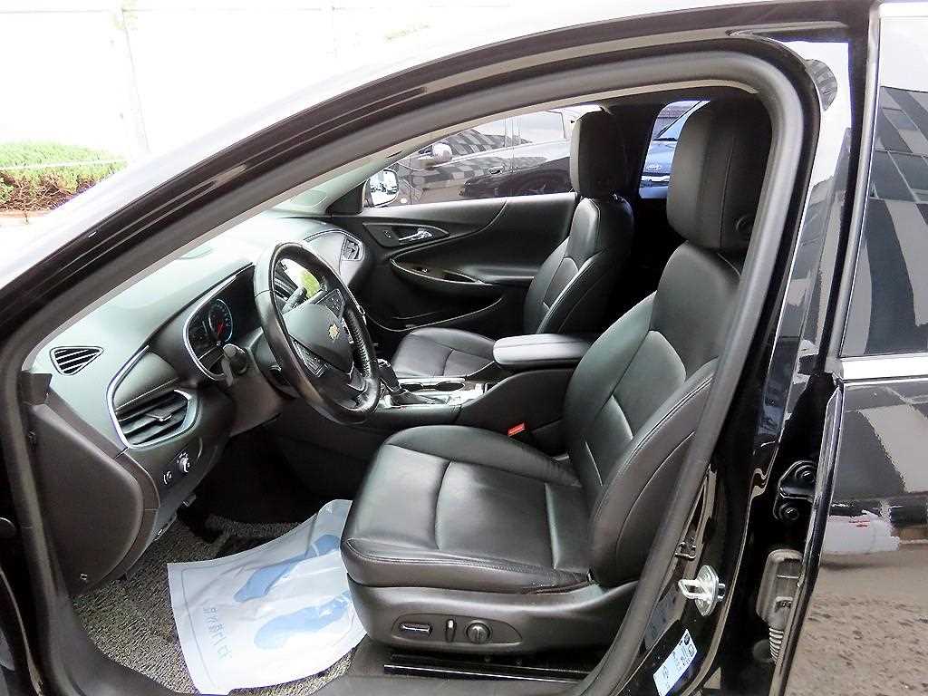 Chevrolet Malibu - Vista 5