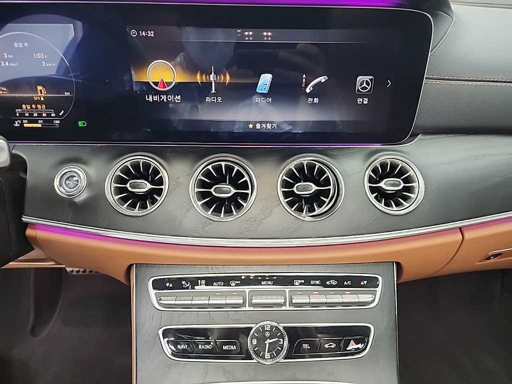 Mercedes Benz E class - Vista 12
