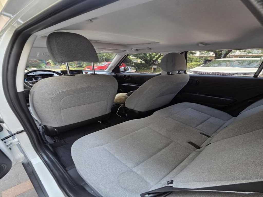 HYUNDAI Casper - Vista 5