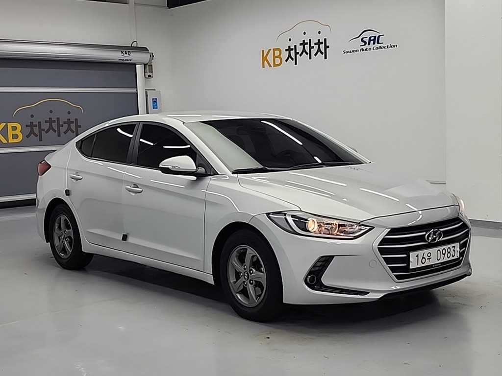 HYUNDAI Avante - Vista 4