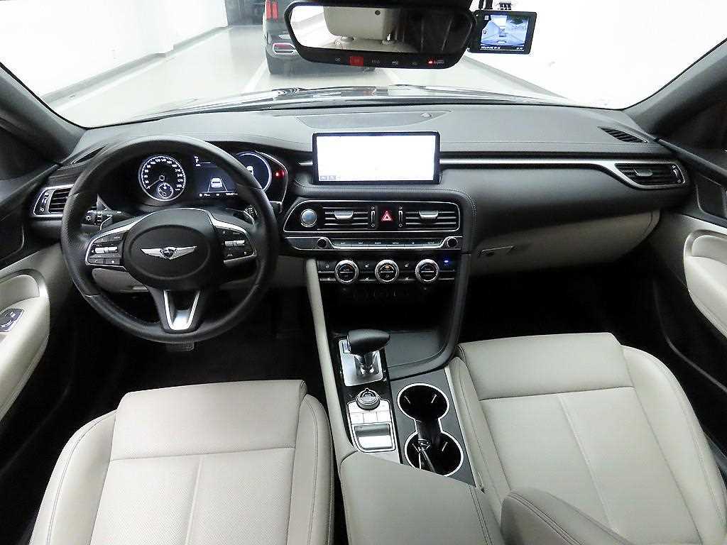 Genesis G70 - Vista 6