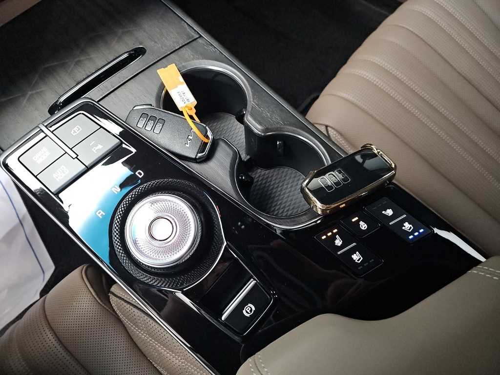 KIA K8 - Vista 8