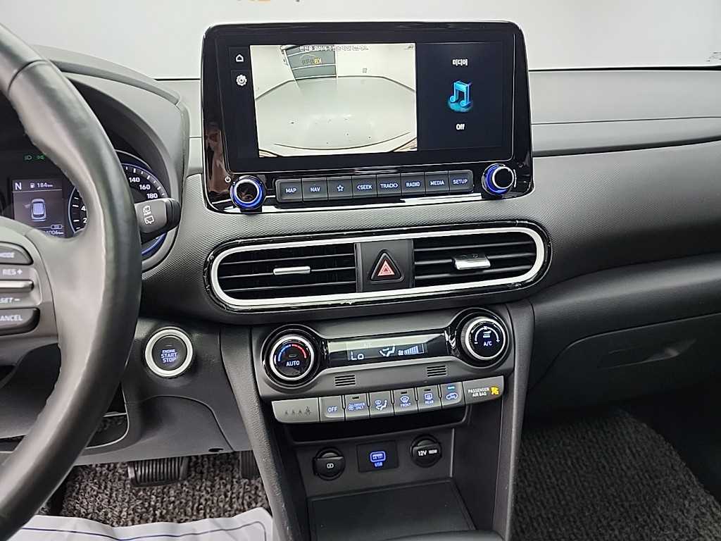 HYUNDAI Kona - Vista 10