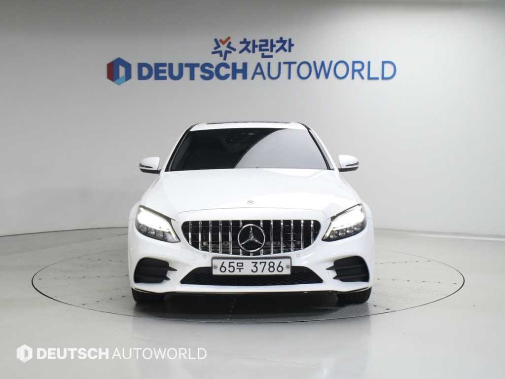 Mercedes Benz C Class - Vista 3