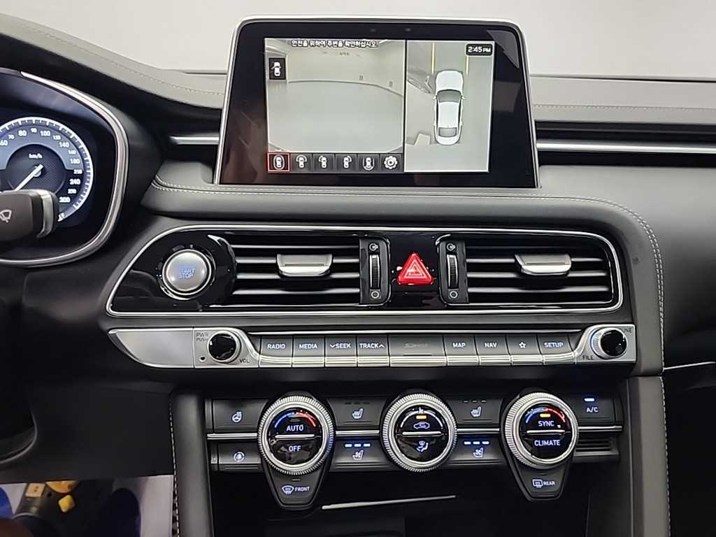 Genesis G70 - Vista 10