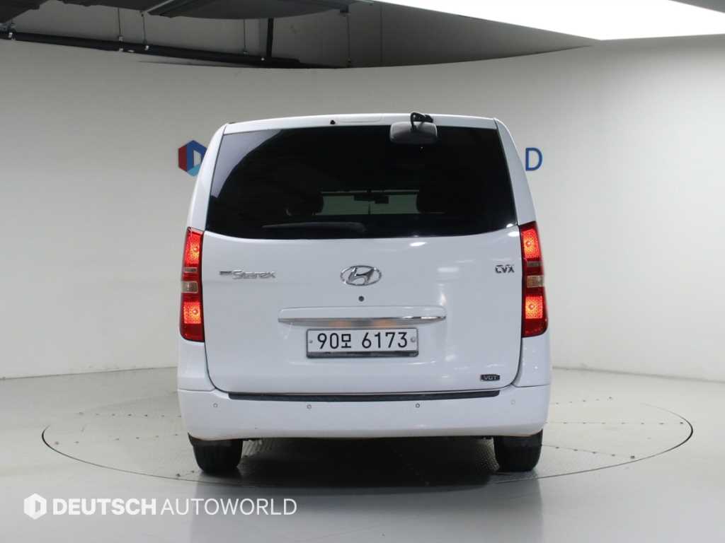 HYUNDAI Starex - Vista 4
