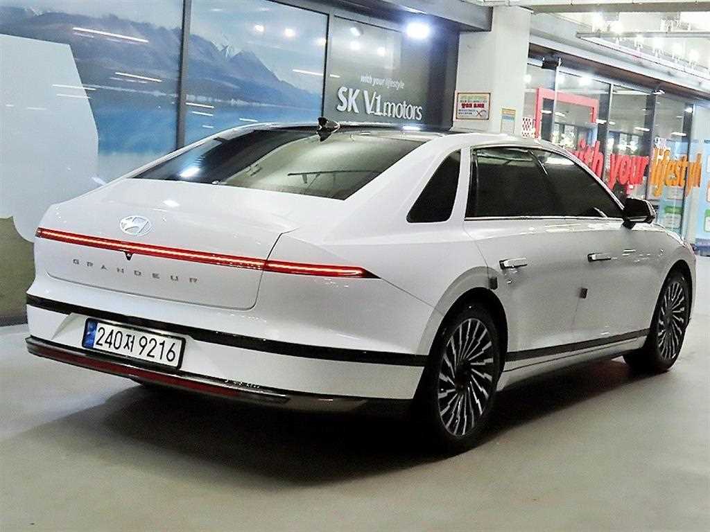 HYUNDAI Grandeur - Vista 5