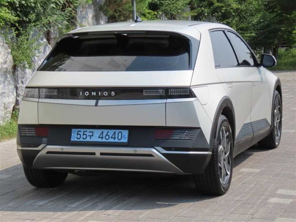 HYUNDAI Ioniq 5 - Vista 3