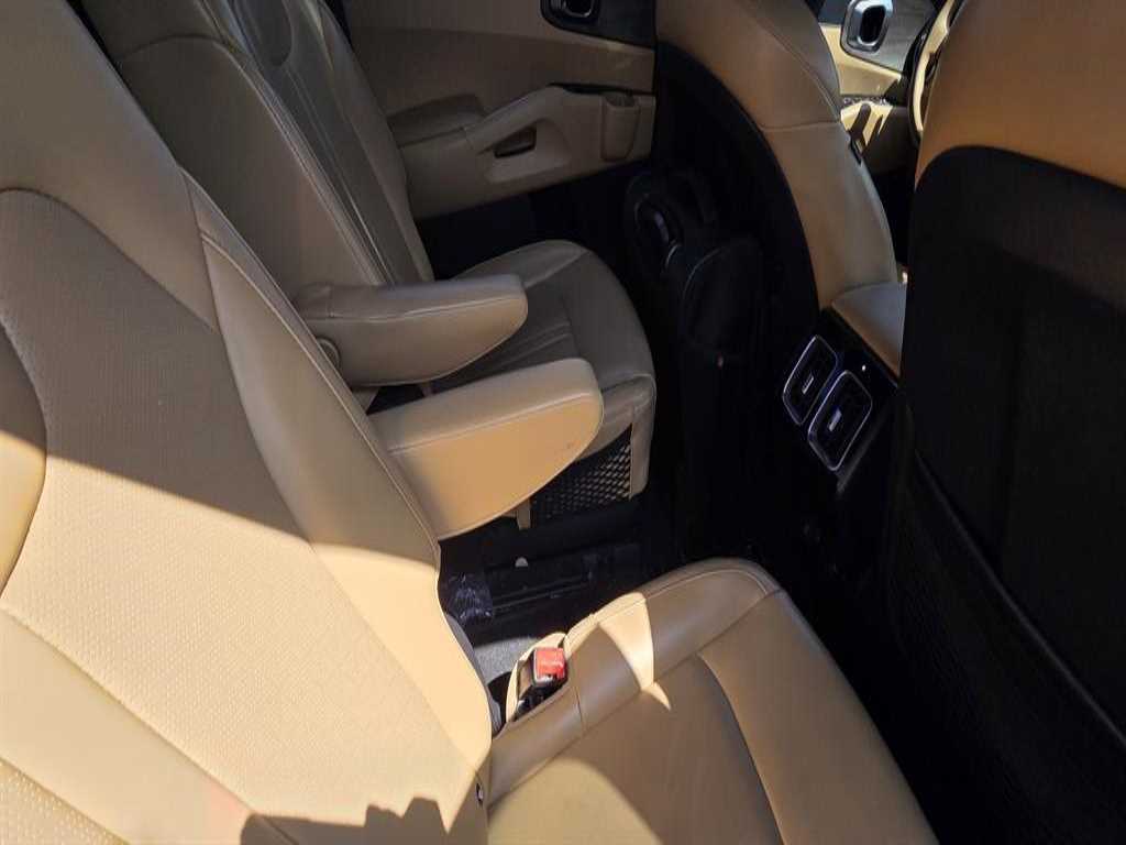 KIA Sorento - Vista 10