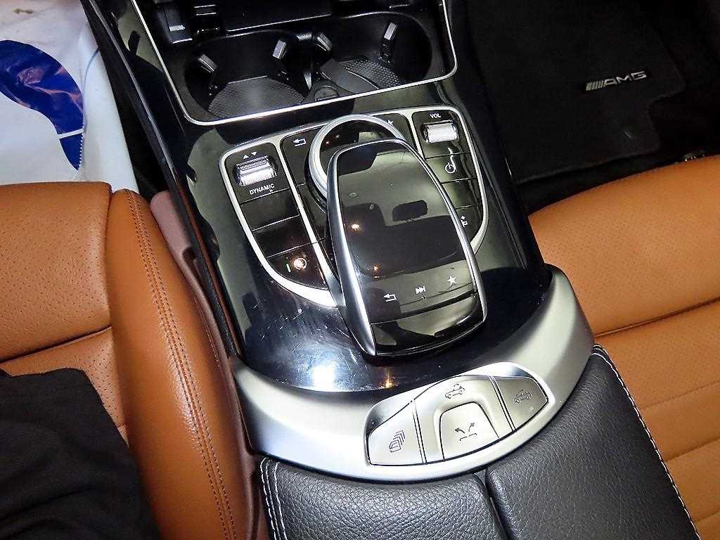 Mercedes Benz C Class 2018 Blanco - Importación desde Corea - HF Imports Iquique - Foto 15