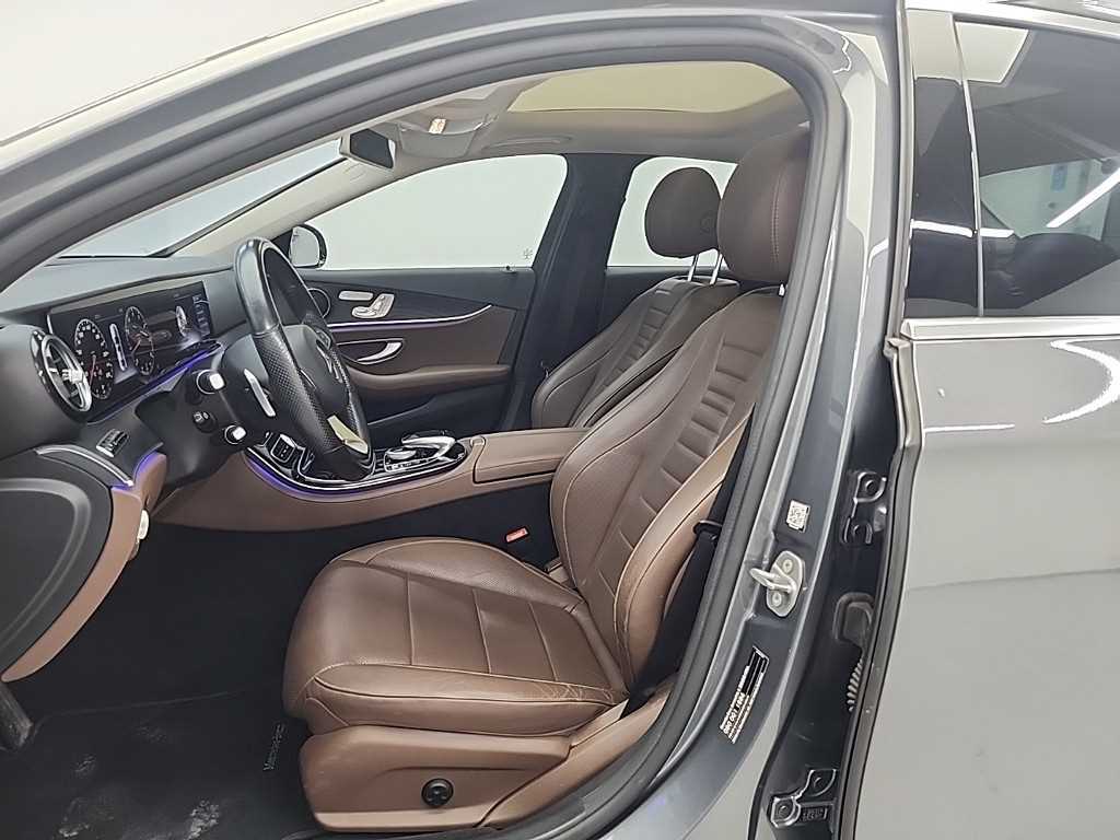 Mercedes Benz E class - Vista 11