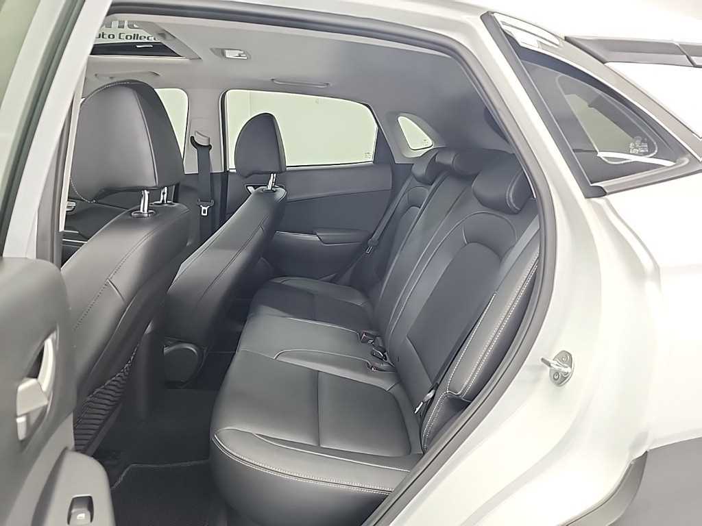 HYUNDAI Kona - Vista 12